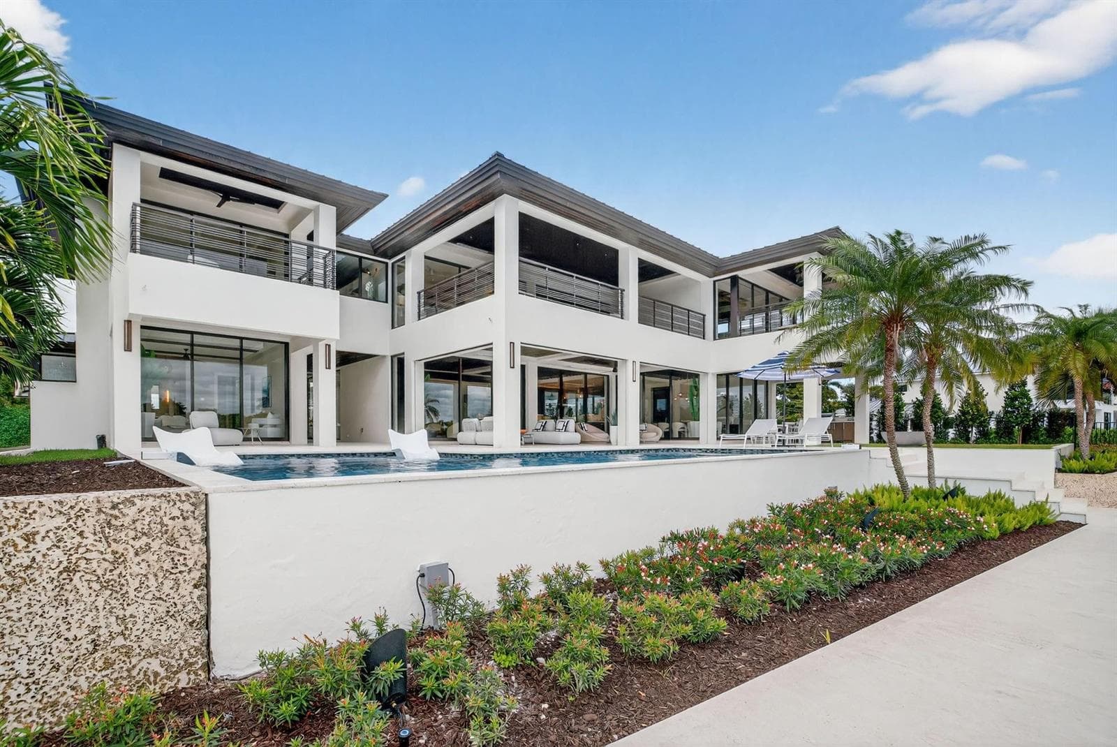 1918 Intracoastal Dr
