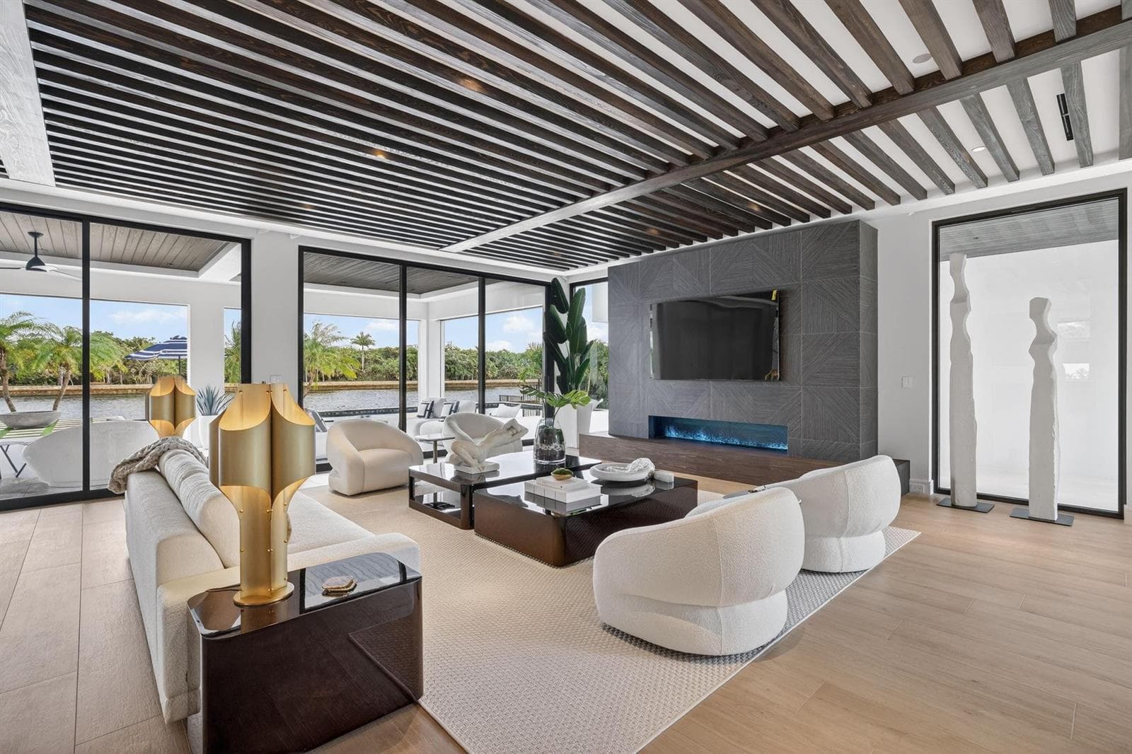 1918 Intracoastal Dr
