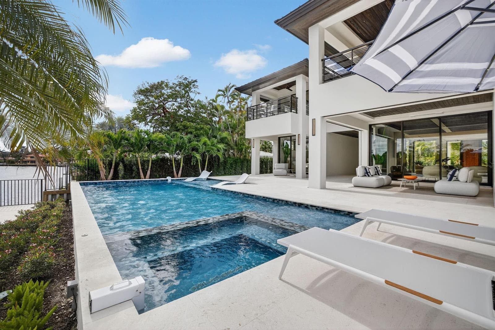 1918 Intracoastal Dr