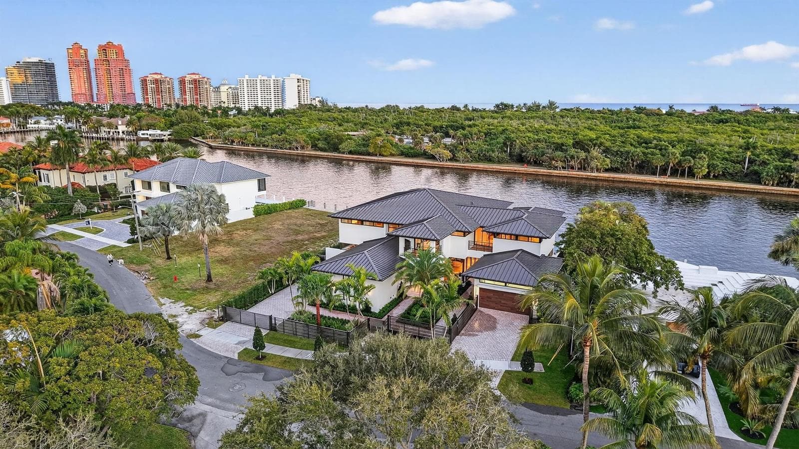 1918 Intracoastal Dr