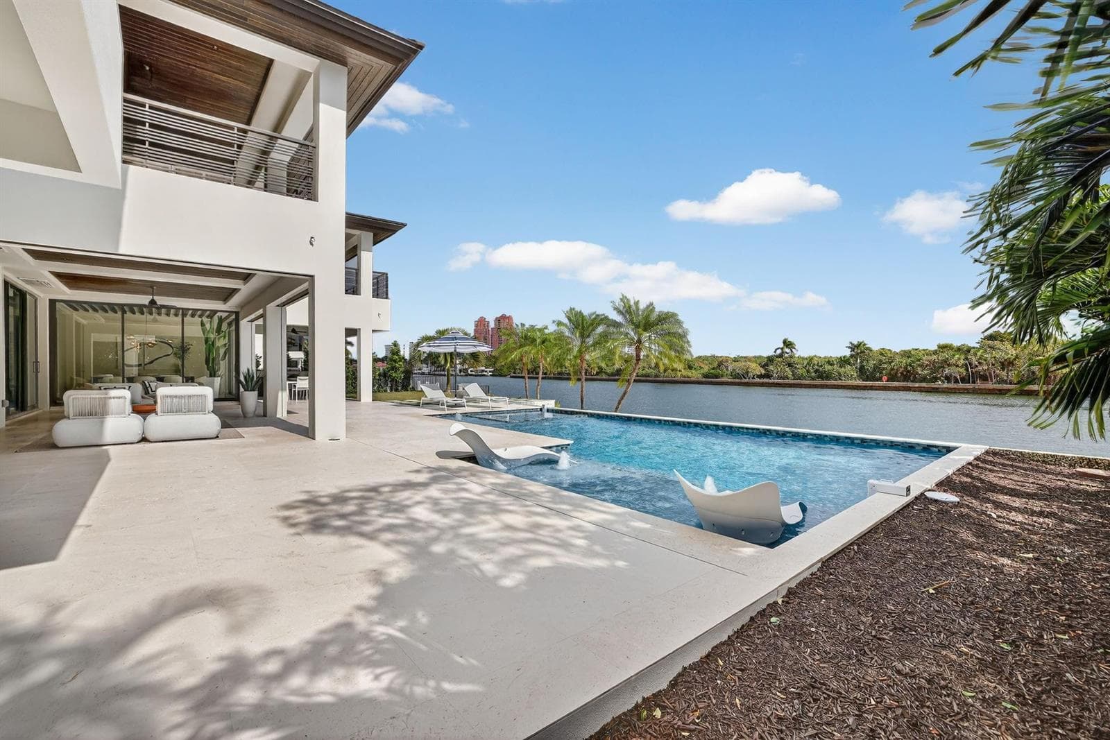 1918 Intracoastal Dr