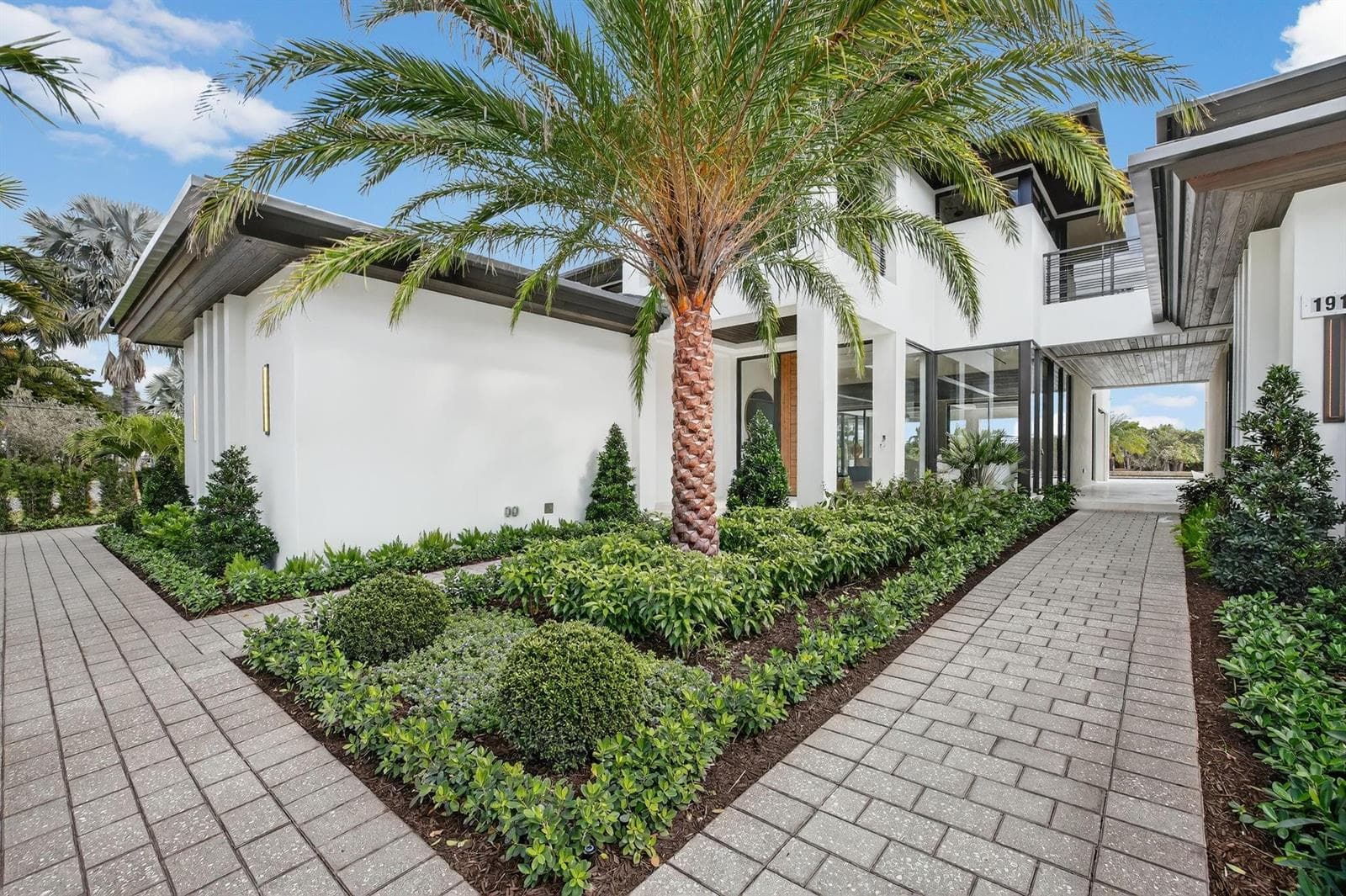 1918 Intracoastal Dr