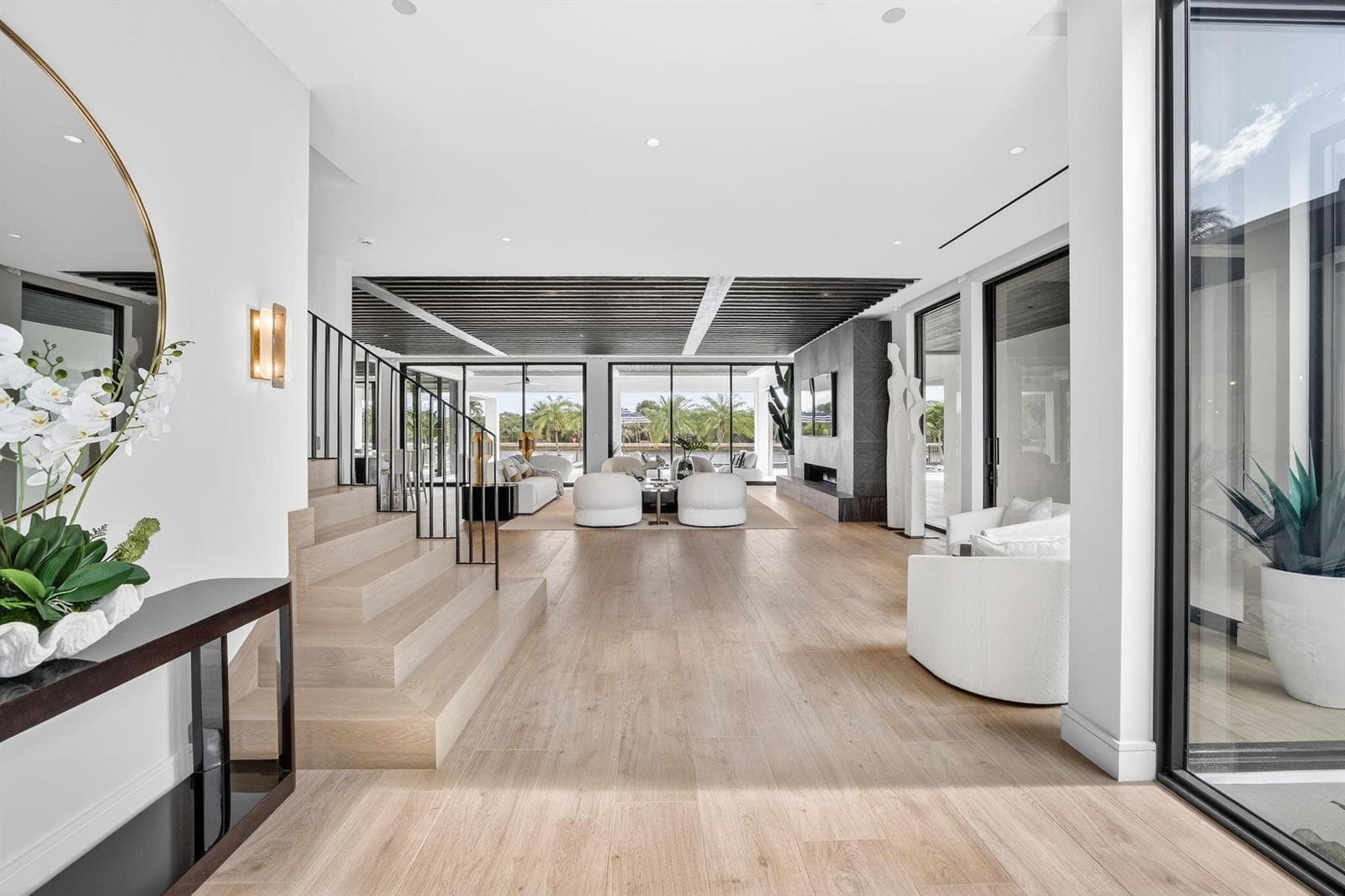 1918 Intracoastal Dr