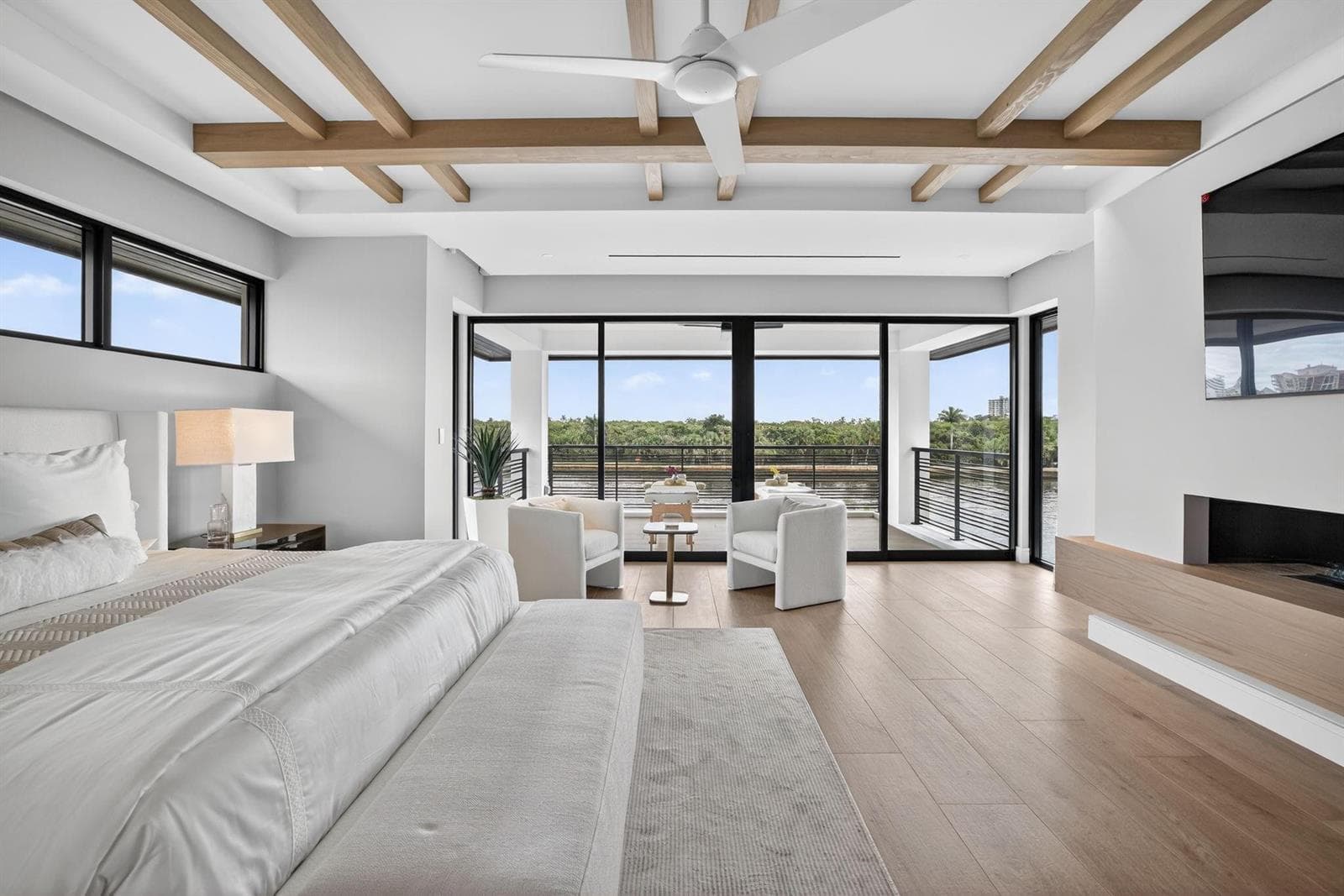 1918 Intracoastal Dr