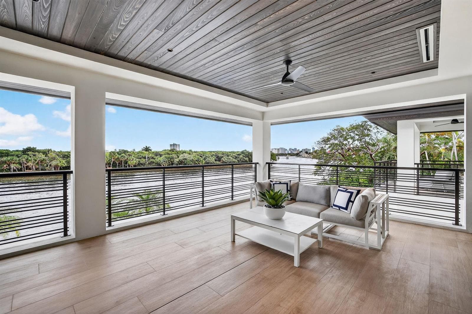 1918 Intracoastal Dr