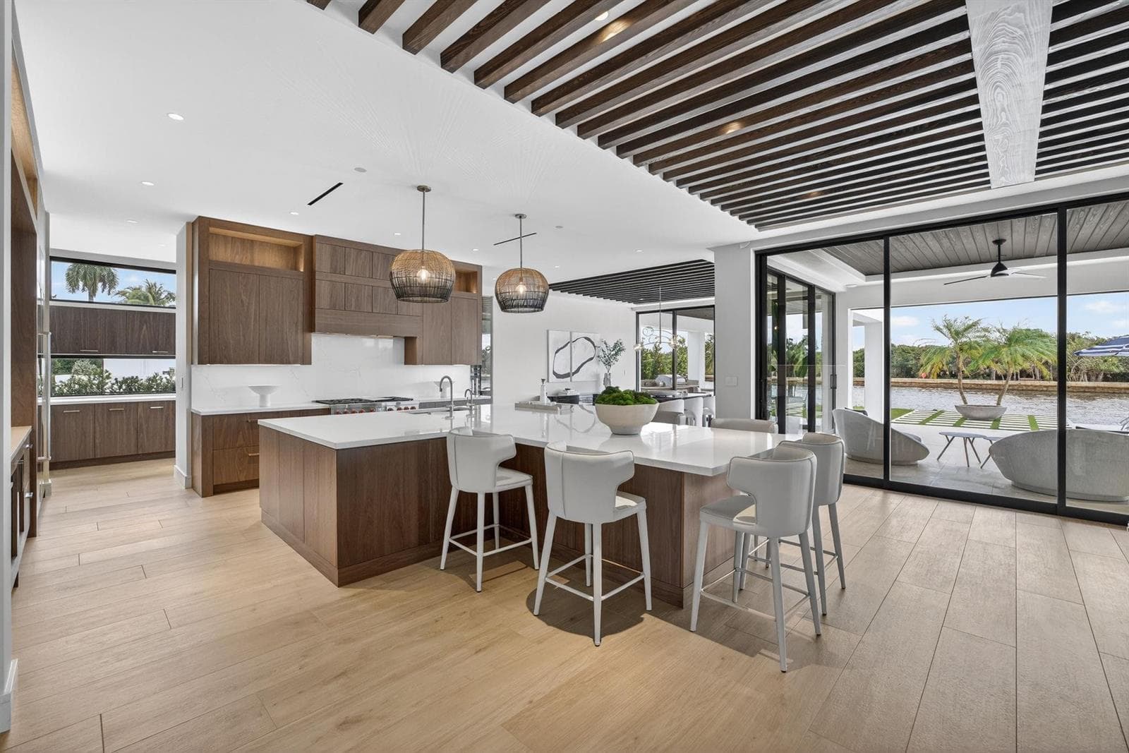 1918 Intracoastal Dr
