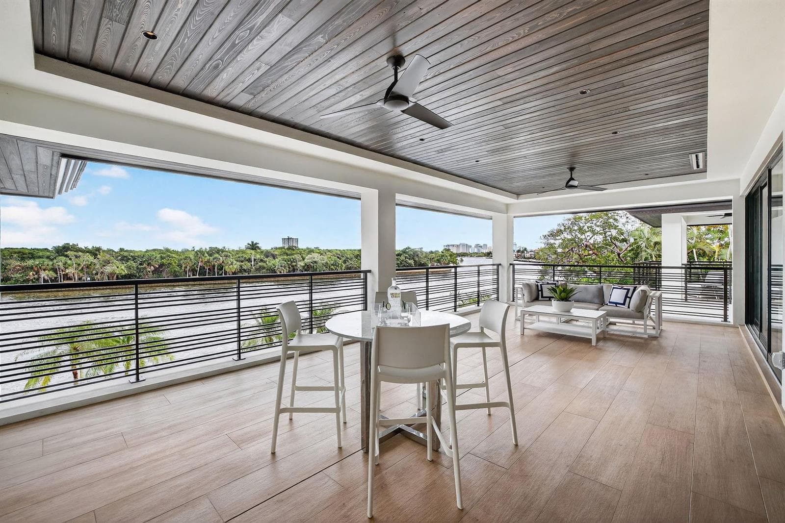 1918 Intracoastal Dr