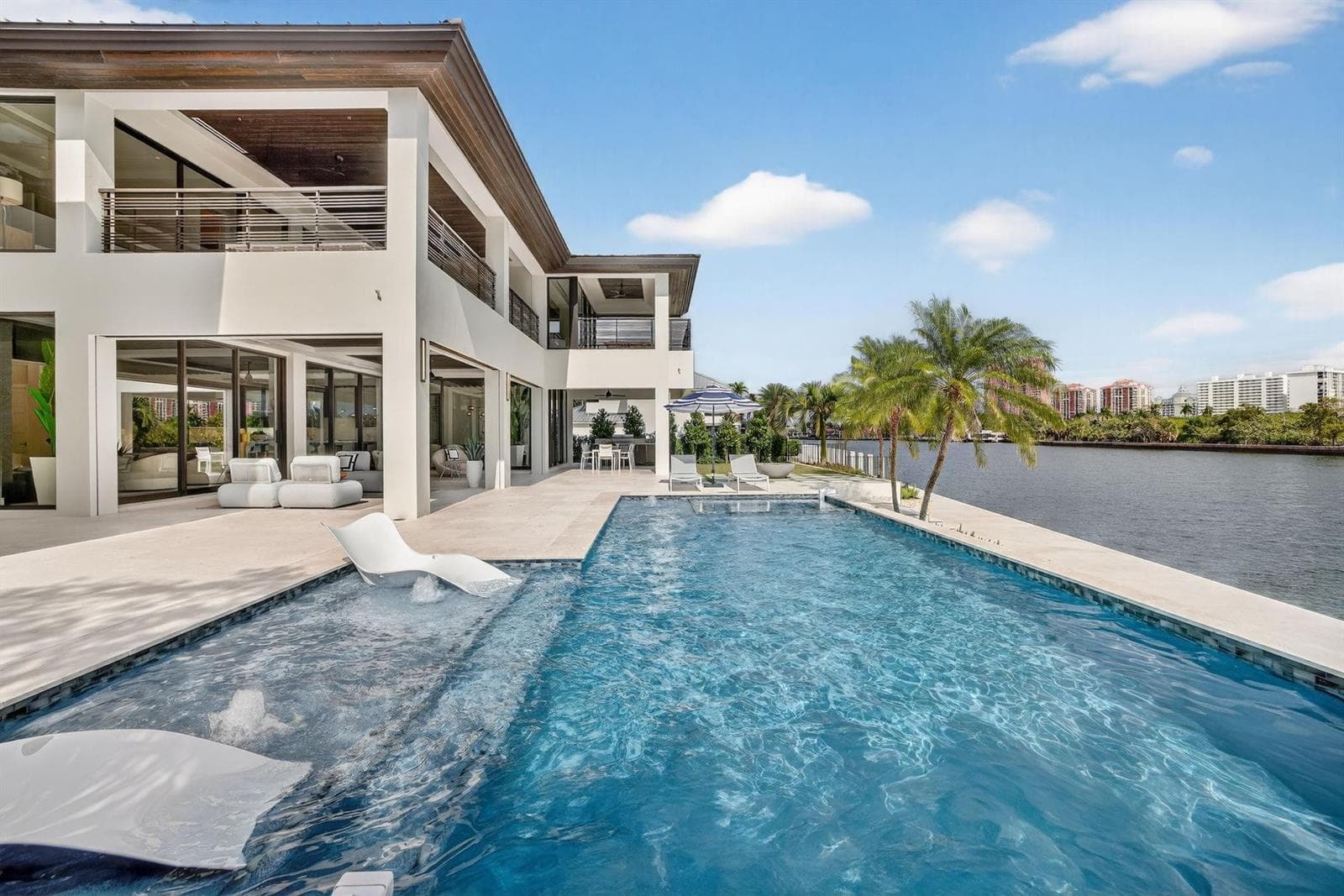1918 Intracoastal Dr