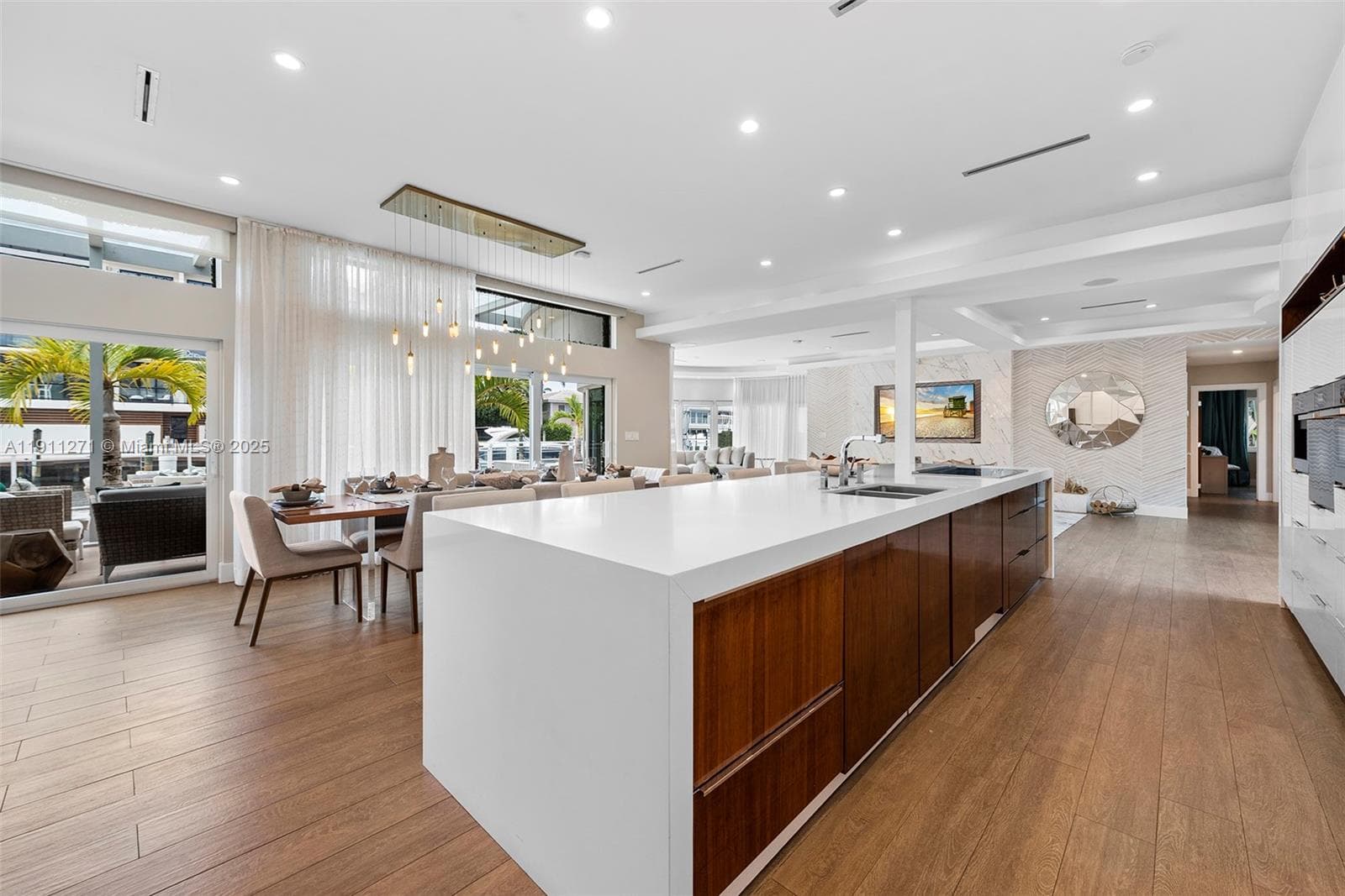 1319 Seminole Dr