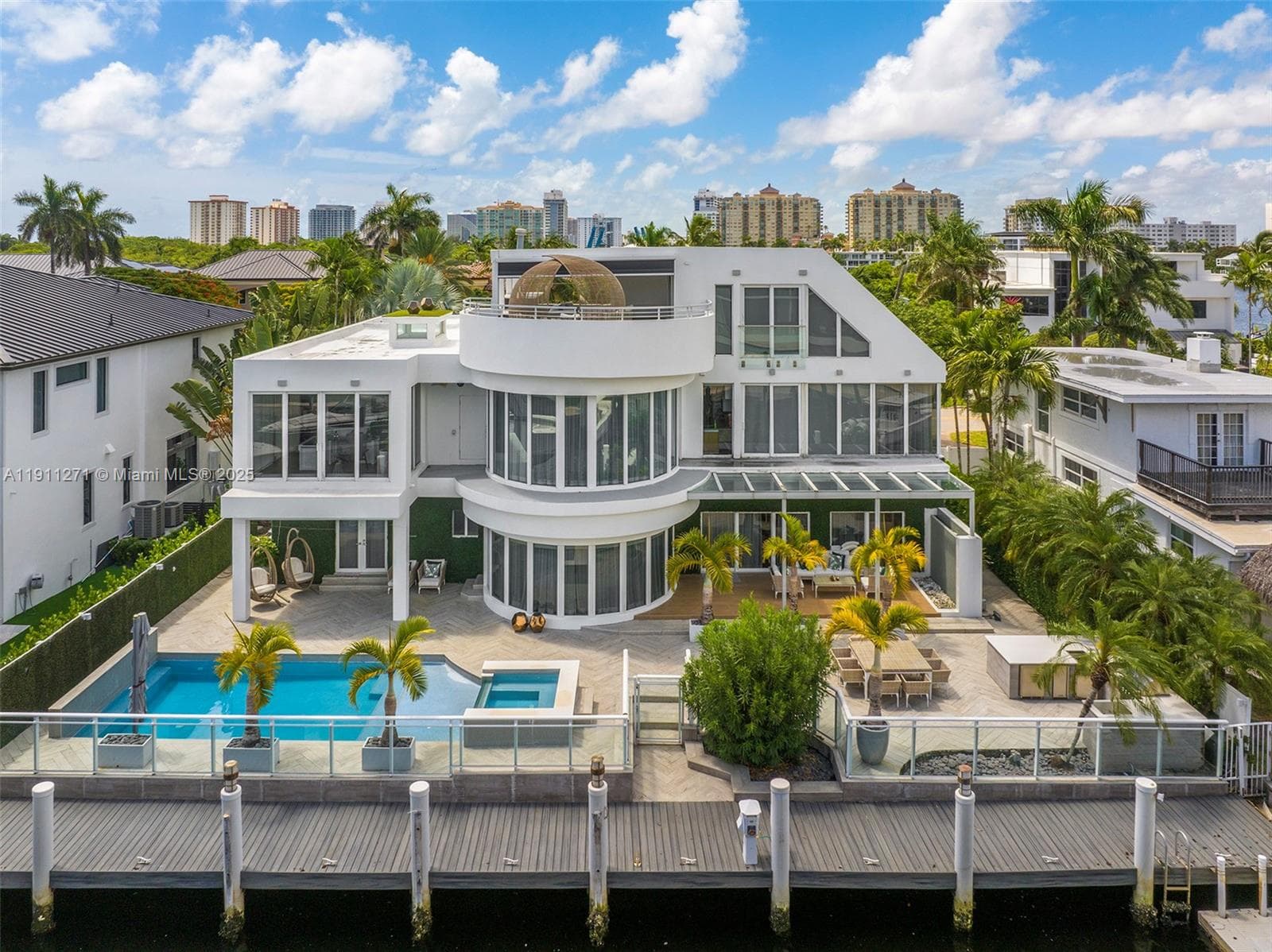 1319 Seminole Dr