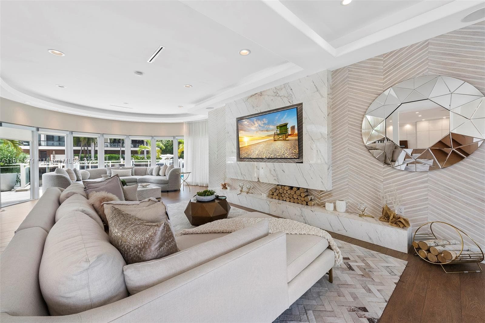 1319 Seminole Dr
