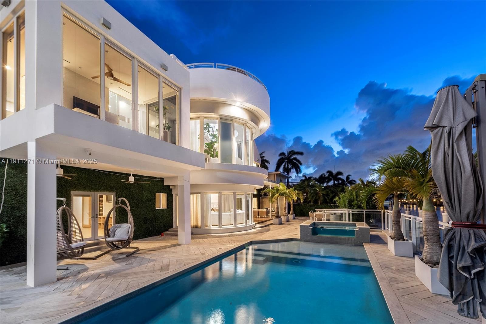 1319 Seminole Dr