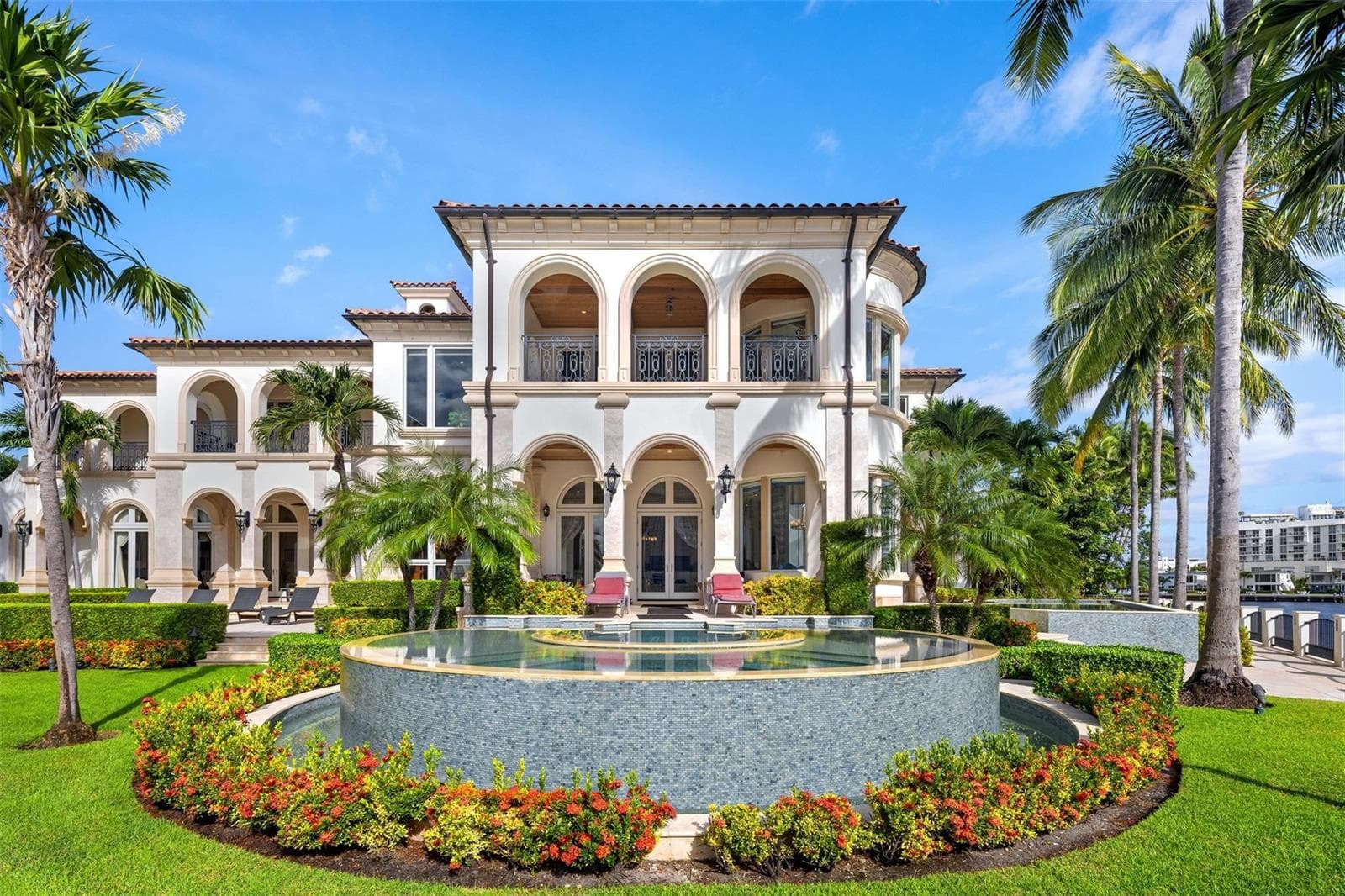 2716 Aqua Vista Blvd