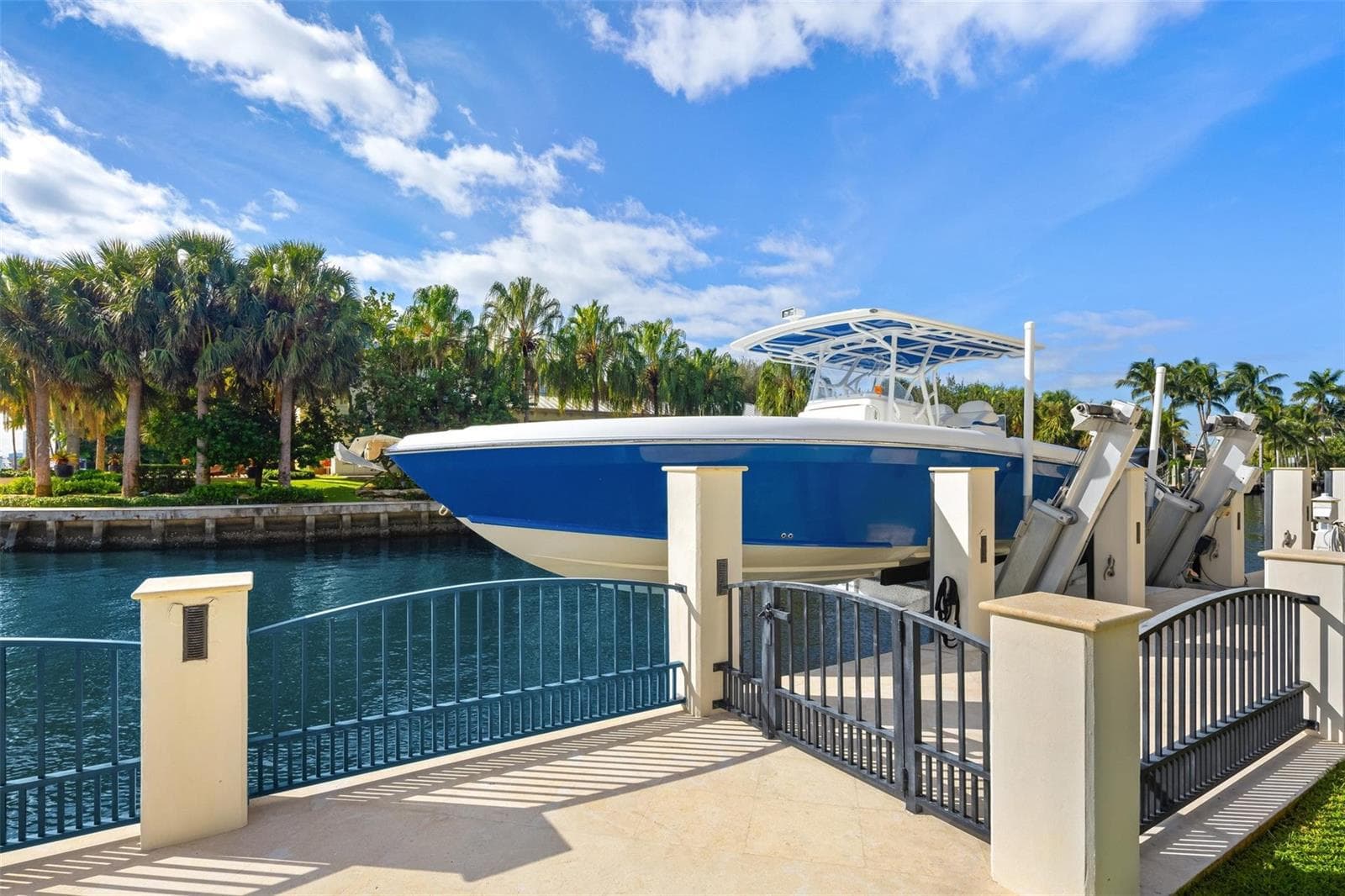 2716 Aqua Vista Blvd