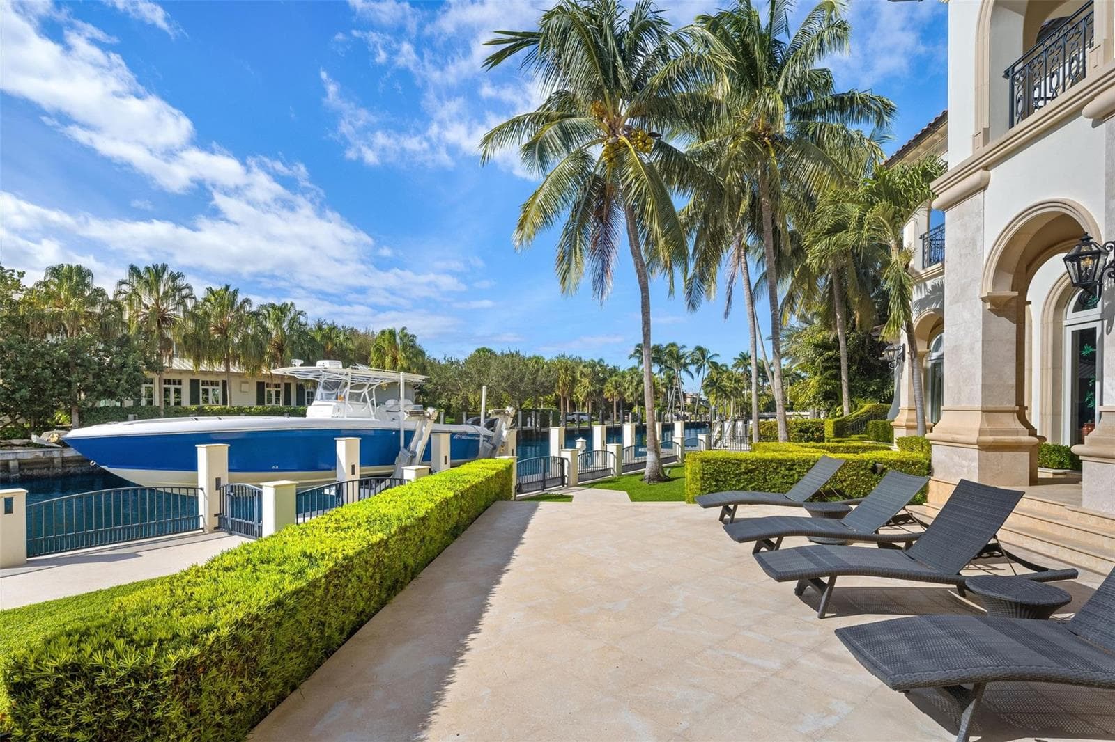 2716 Aqua Vista Blvd