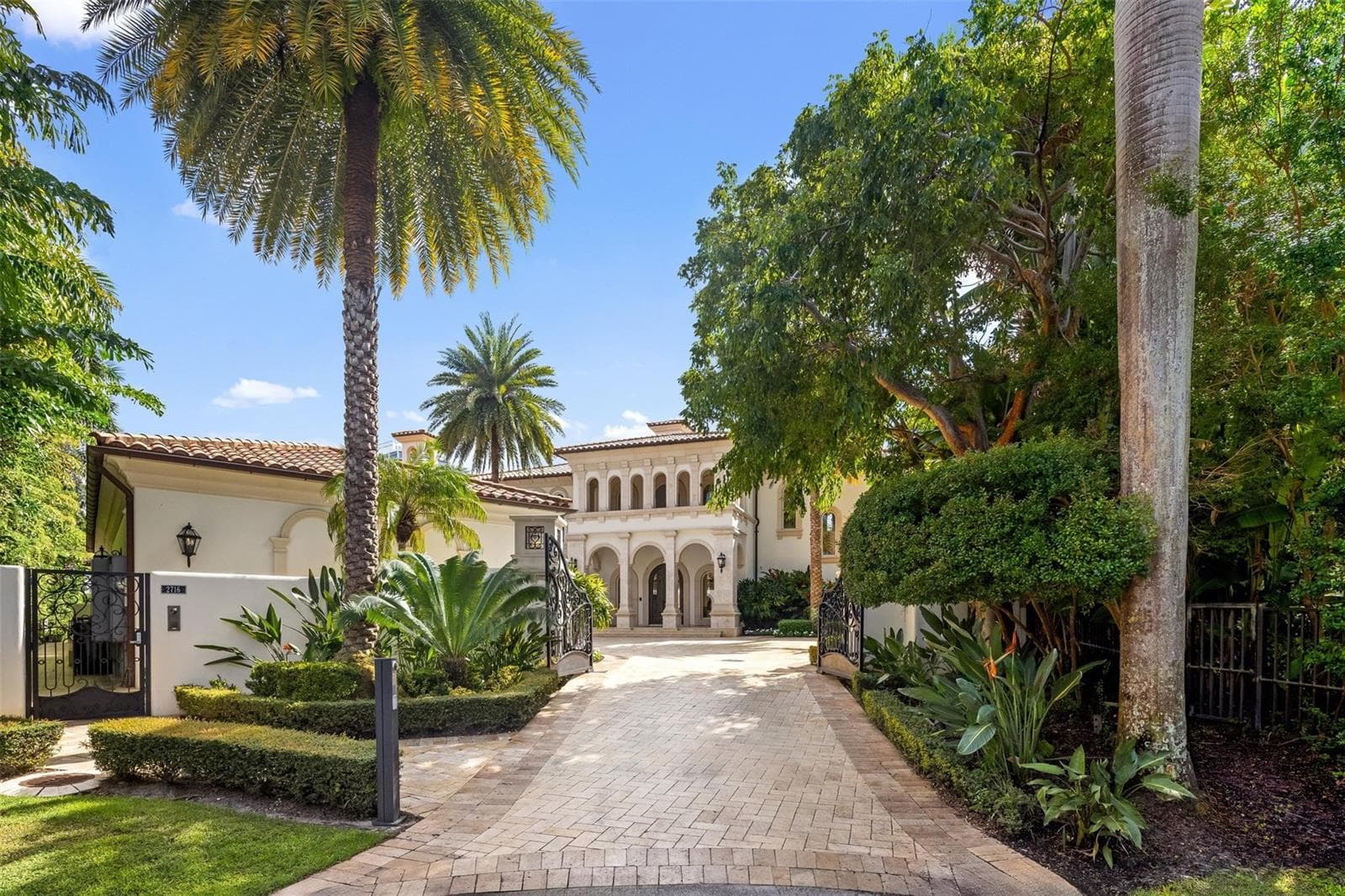 2716 Aqua Vista Blvd