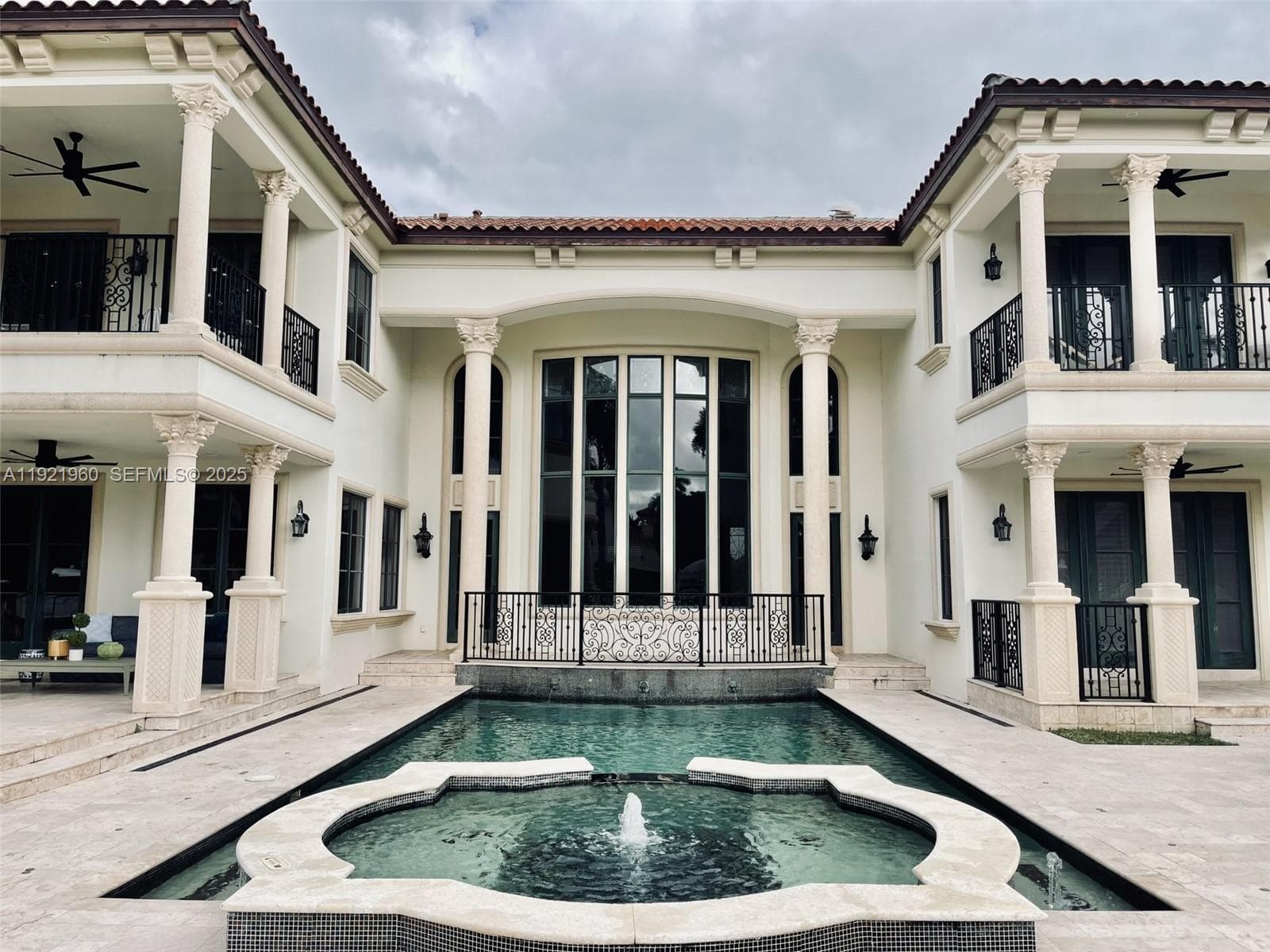 709 Isle of Palms Dr