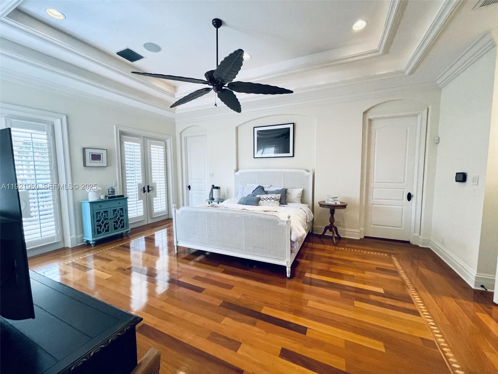 709 Isle of Palms Dr