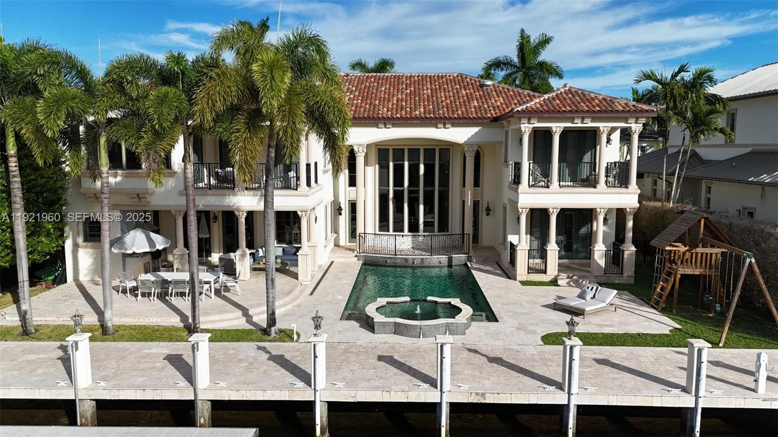 709 Isle of Palms Dr