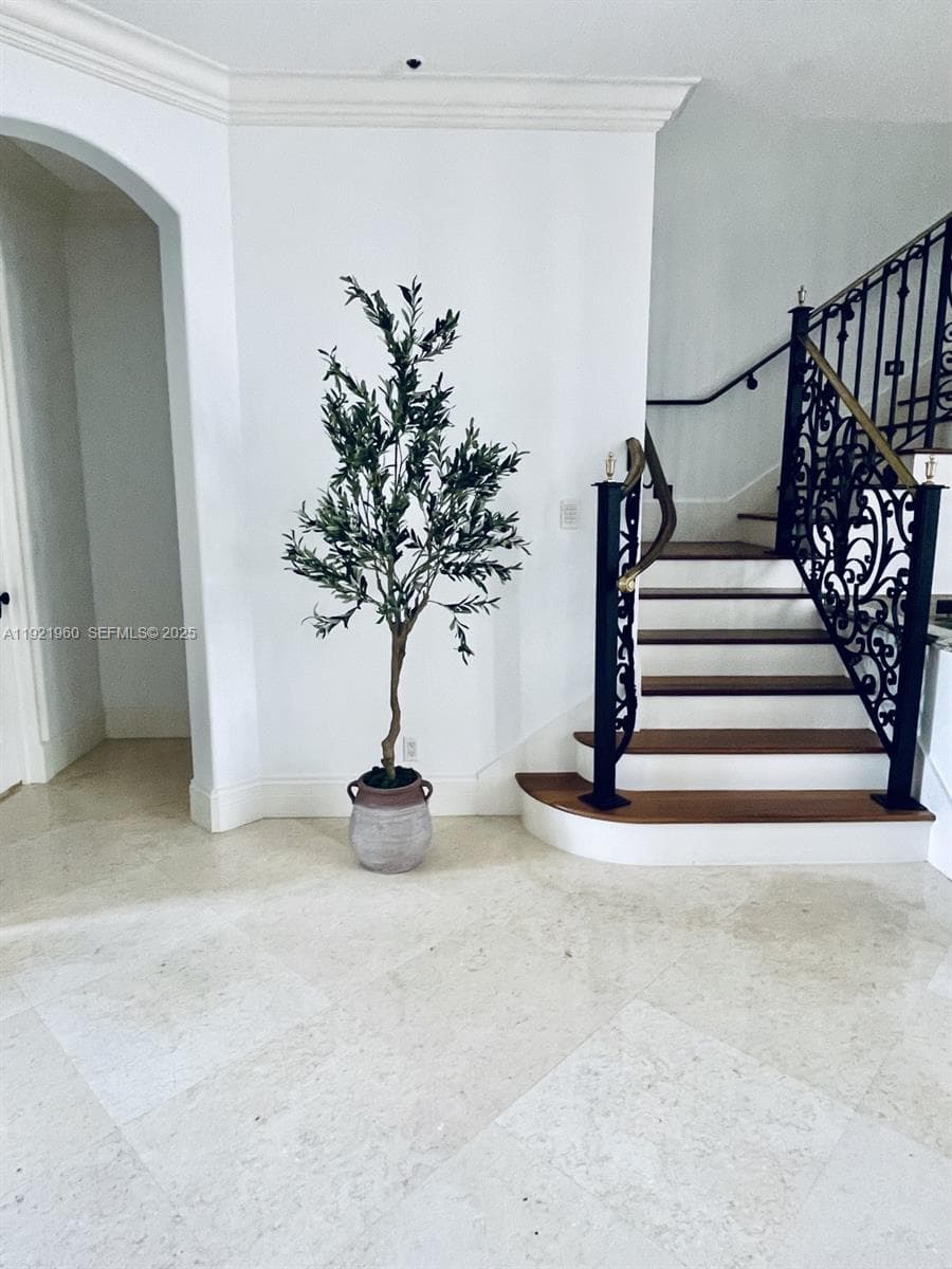 709 Isle of Palms Dr
