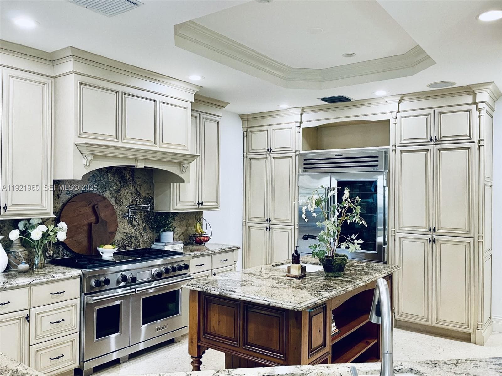 709 Isle of Palms Dr
