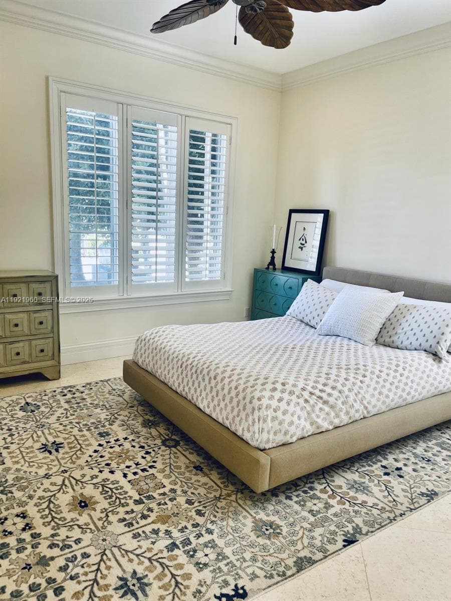 709 Isle of Palms Dr