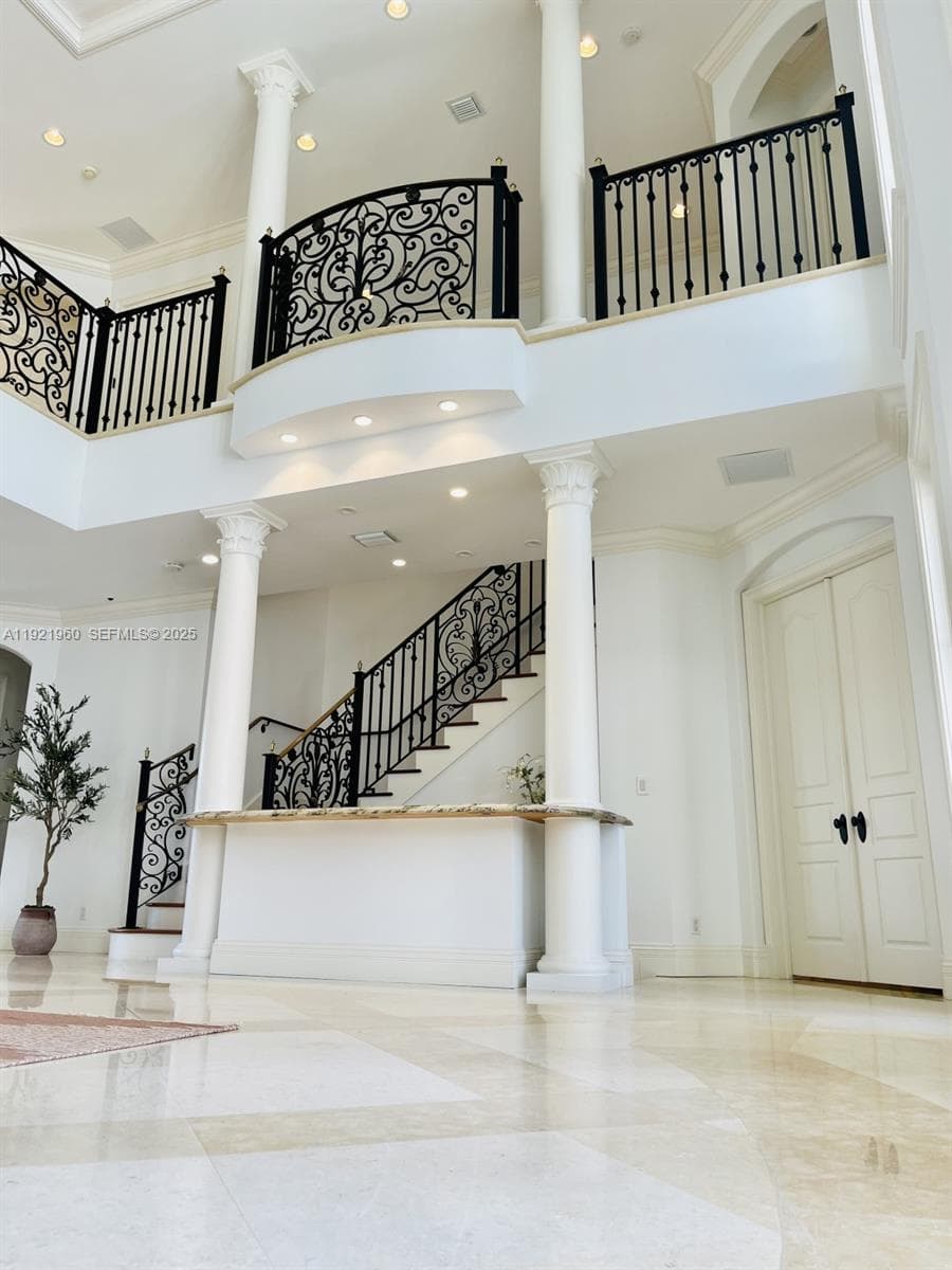 709 Isle of Palms Dr