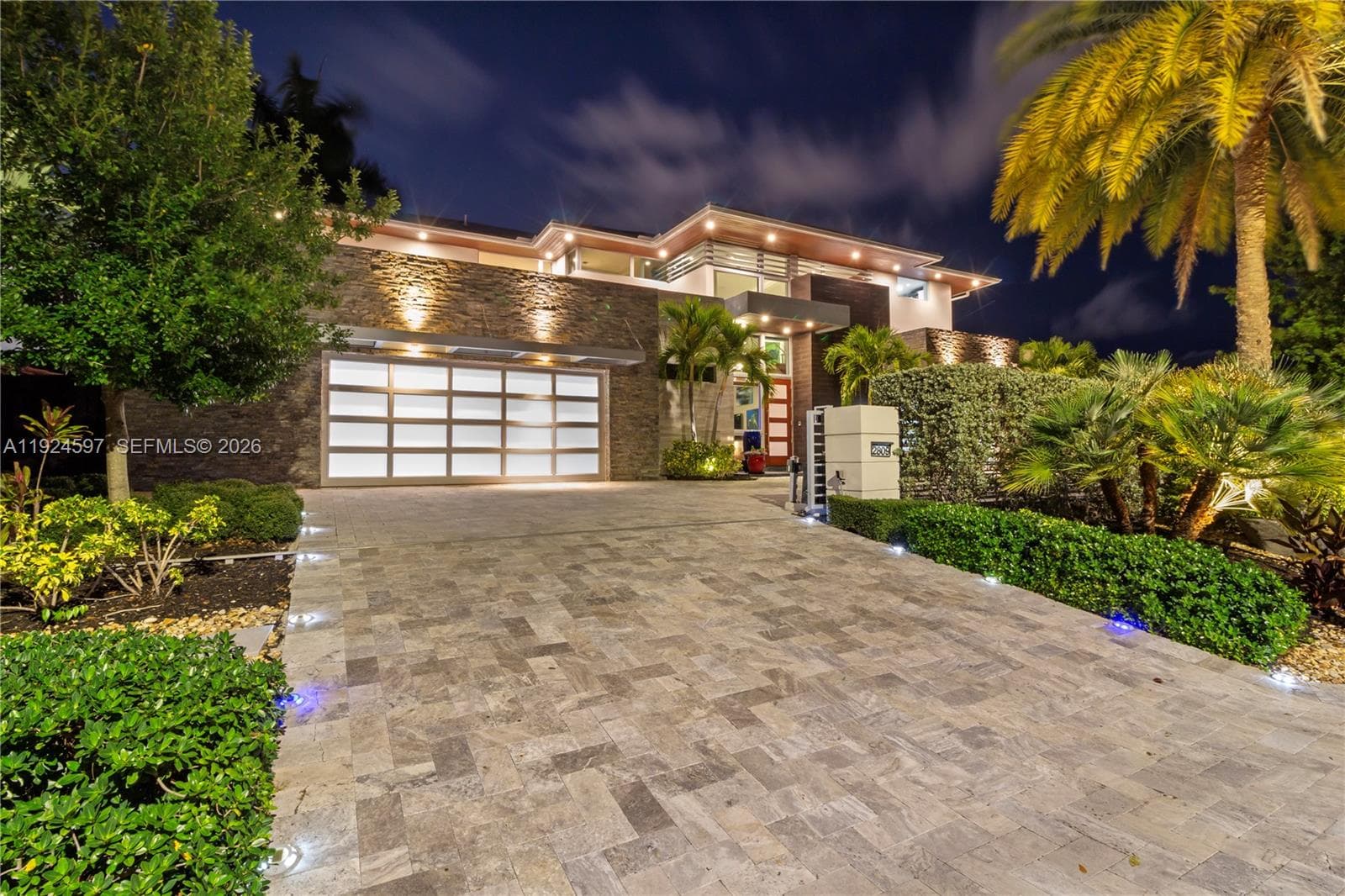 2809 NE 24th Pl