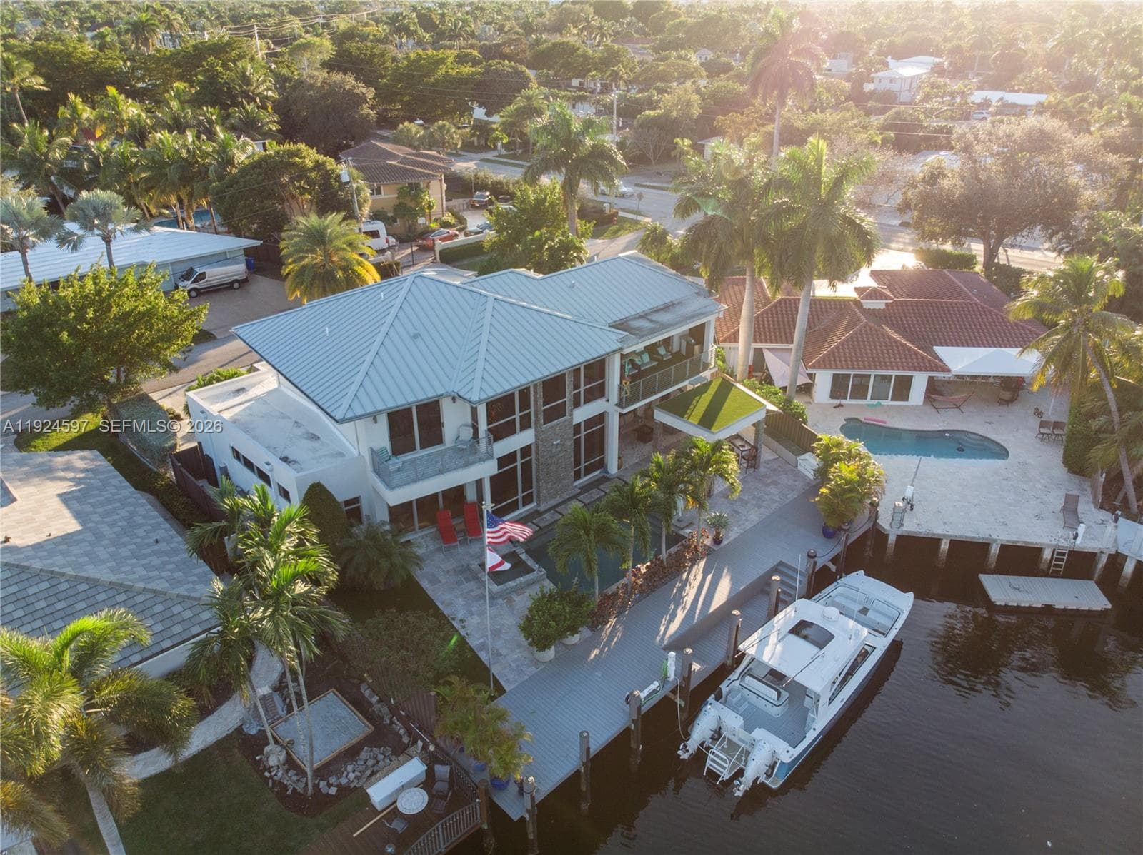 2809 NE 24th Pl