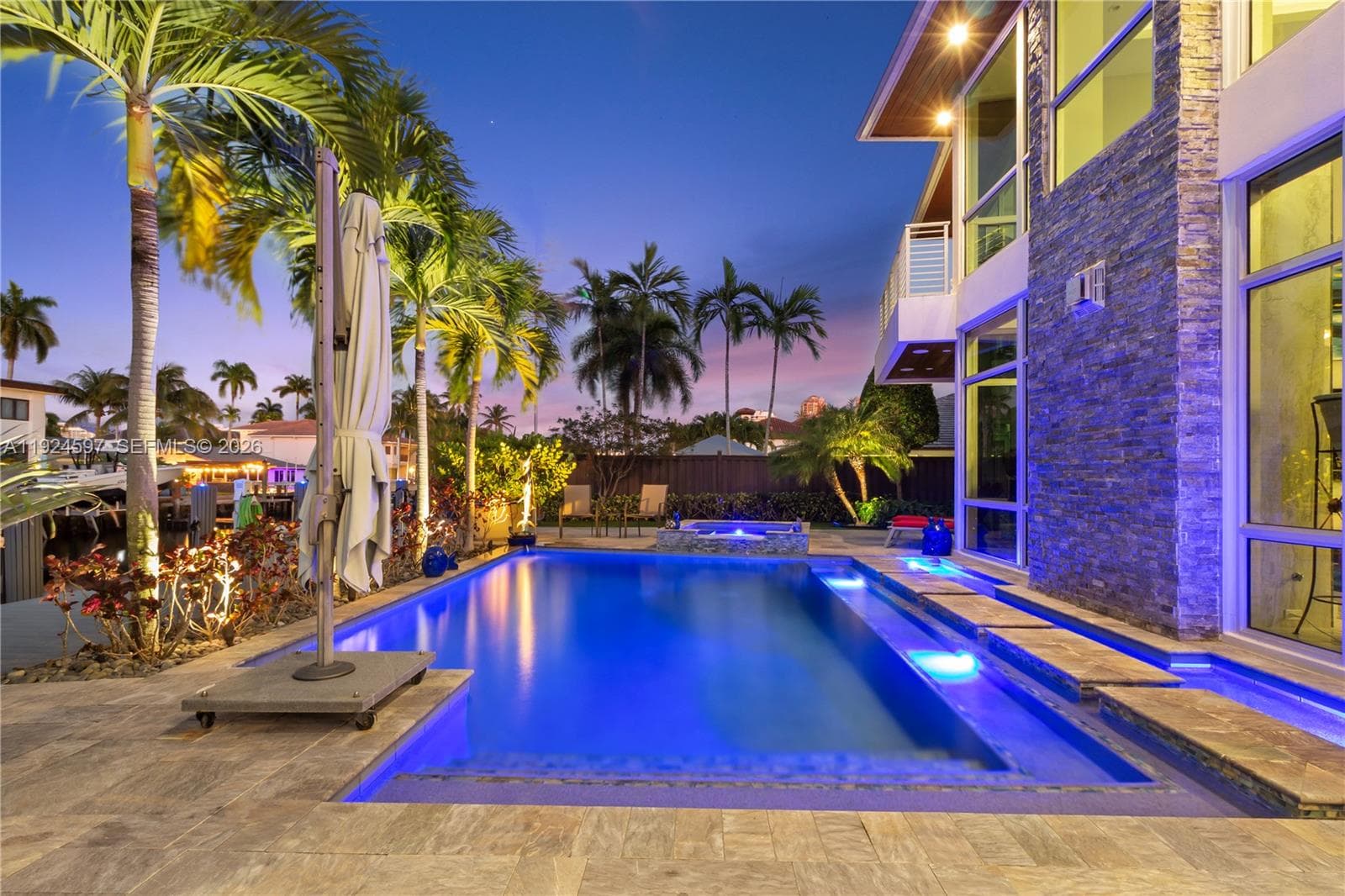 2809 NE 24th Pl