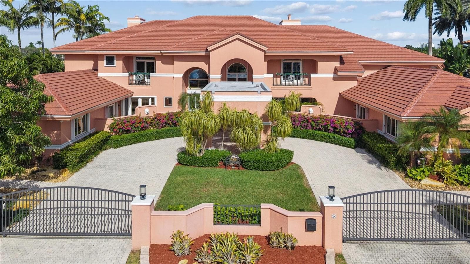 5 Isla Bahia Dr