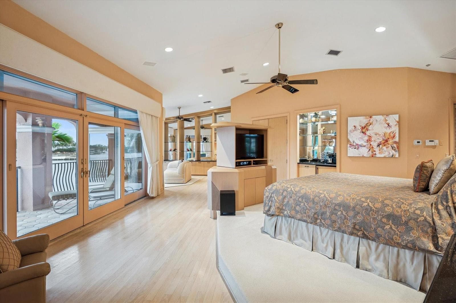 5 Isla Bahia Dr