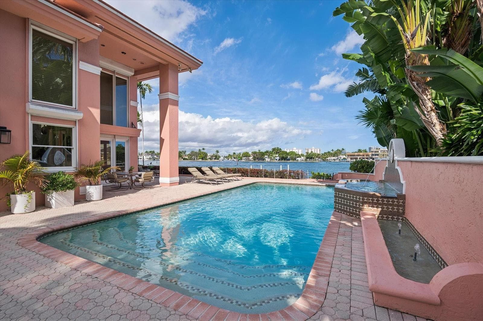 5 Isla Bahia Dr