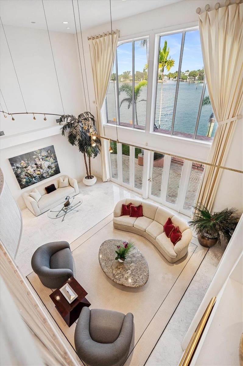 5 Isla Bahia Dr