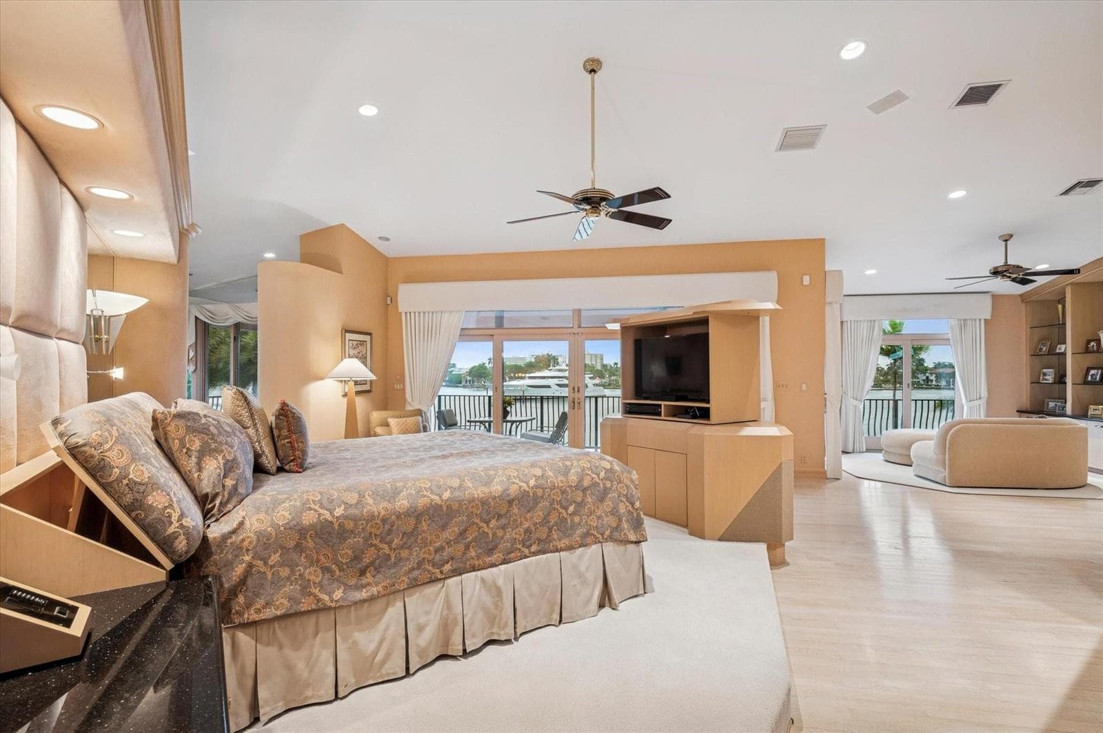 5 Isla Bahia Dr