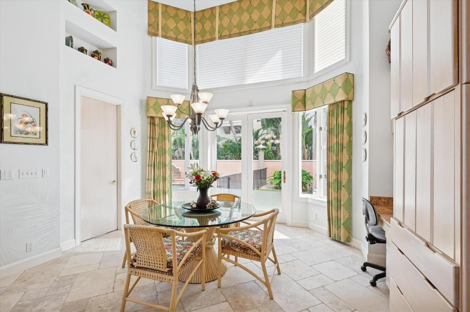 5 Isla Bahia Dr