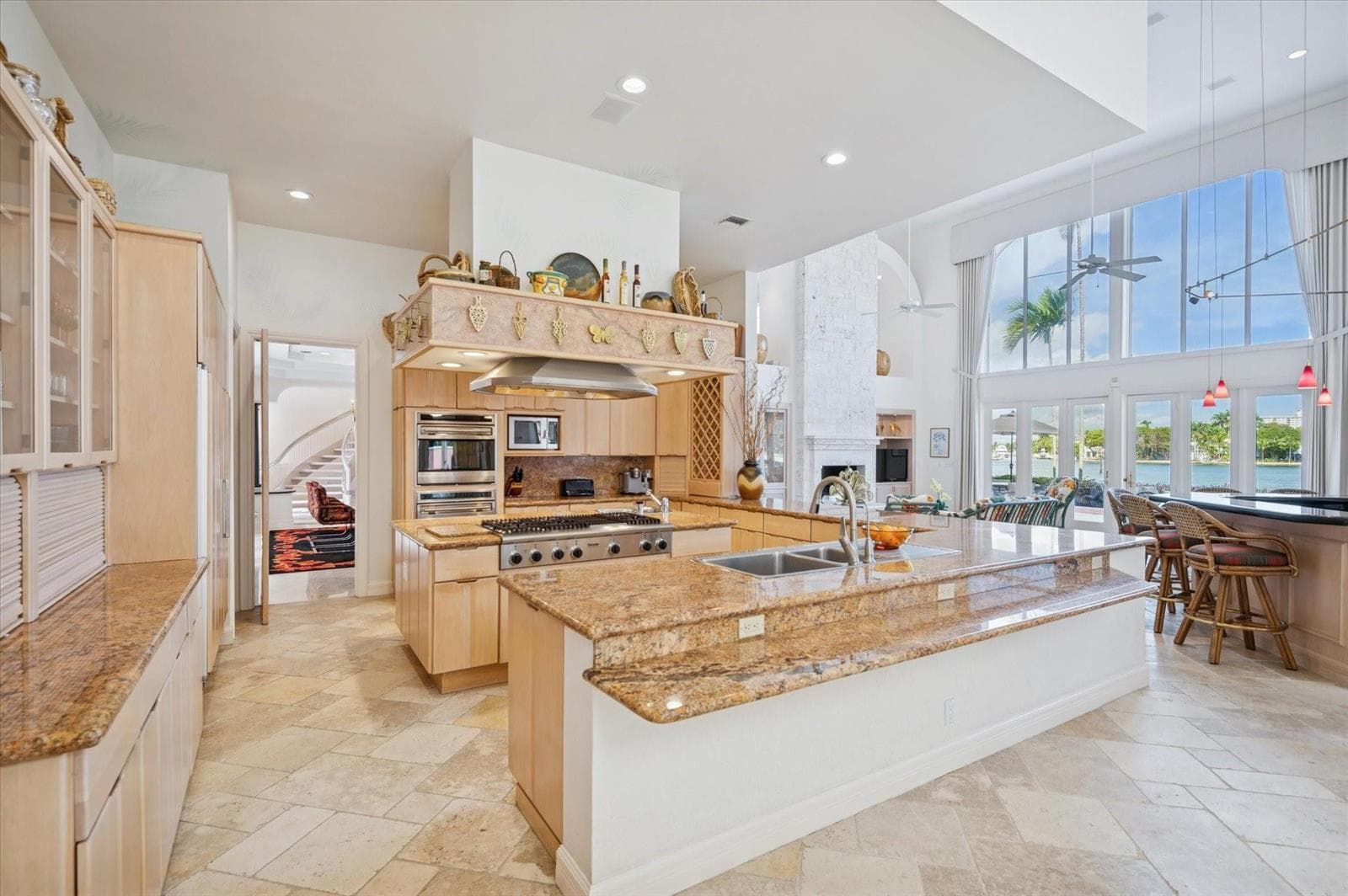 5 Isla Bahia Dr