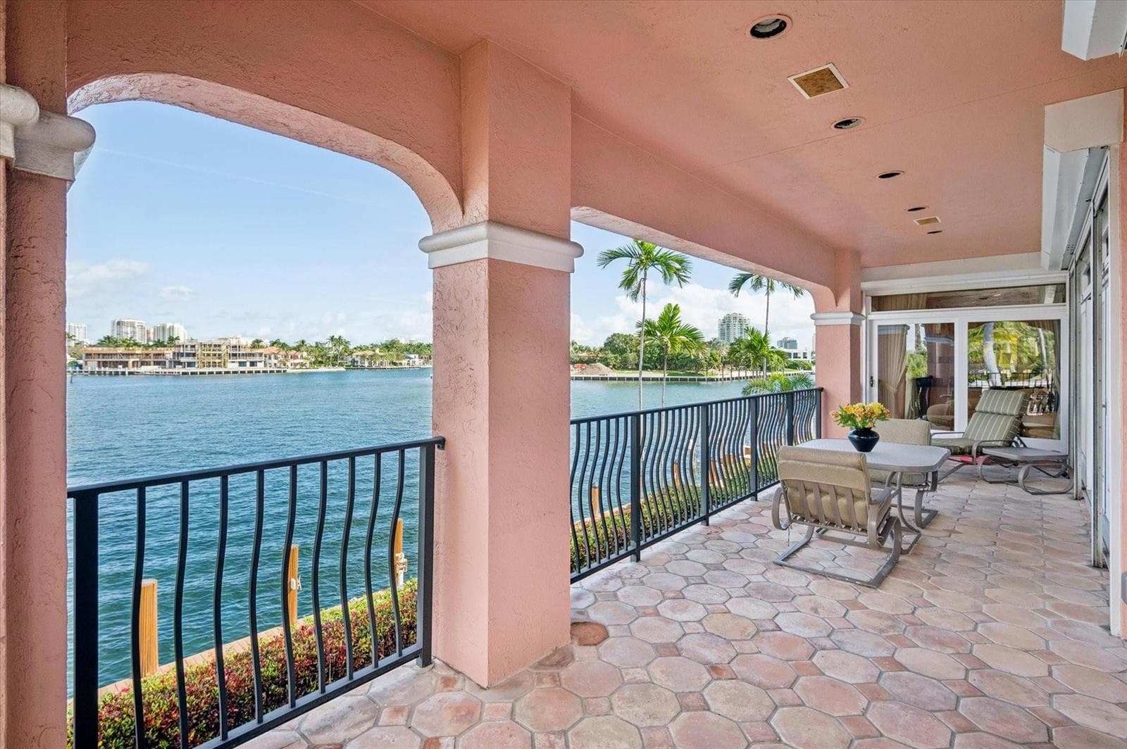 5 Isla Bahia Dr