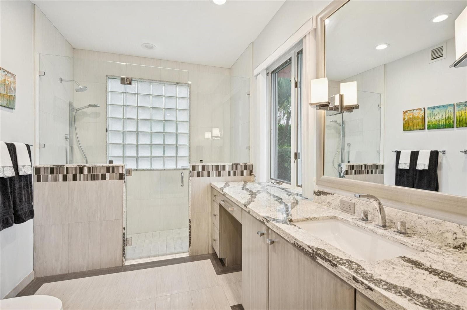 5 Isla Bahia Dr