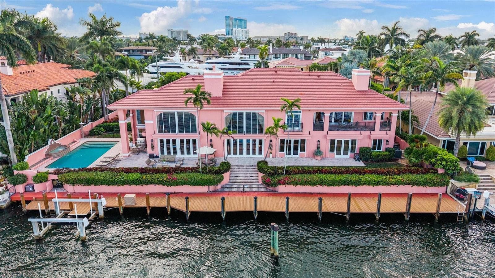 5 Isla Bahia Dr