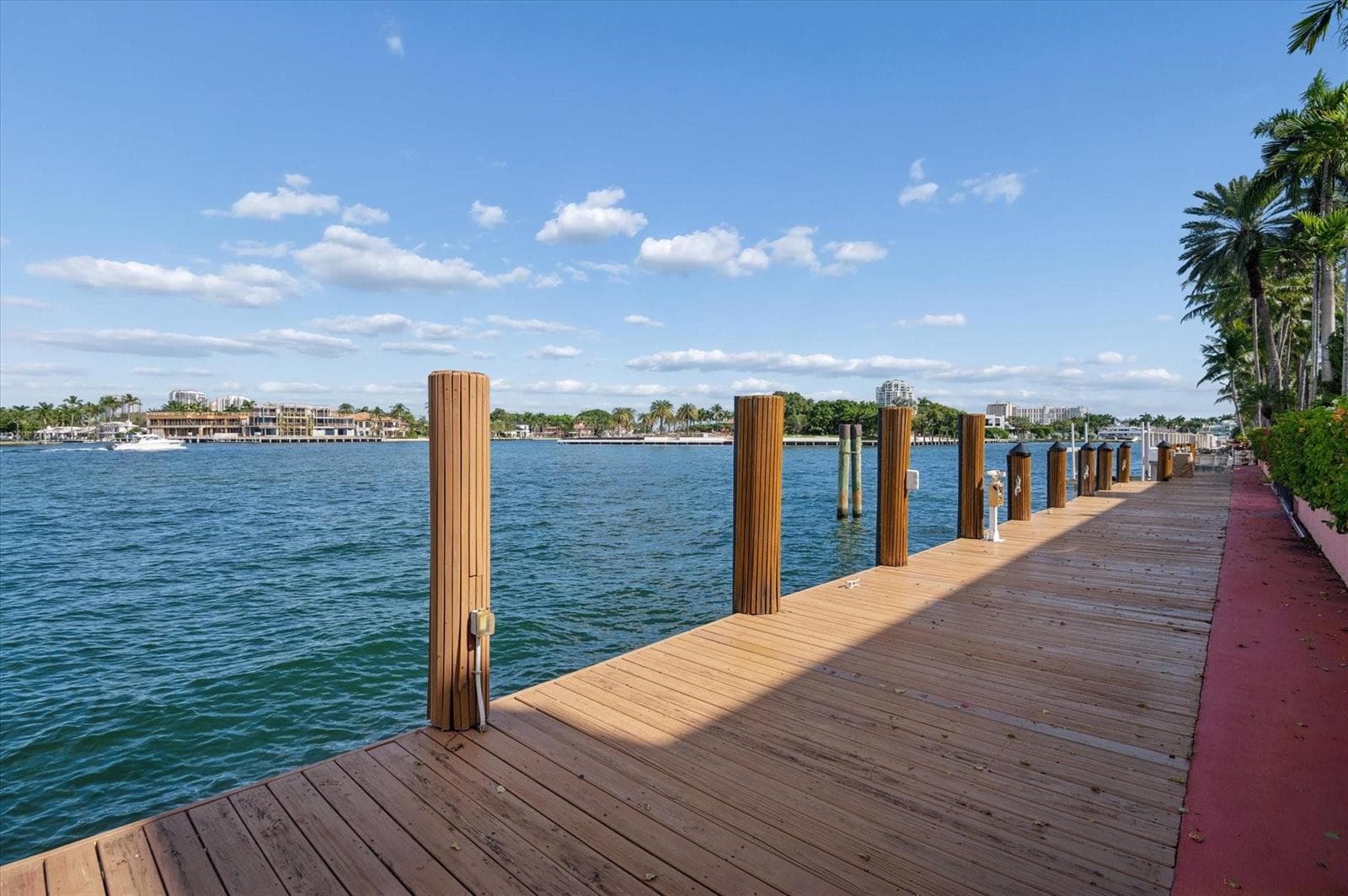 5 Isla Bahia Dr