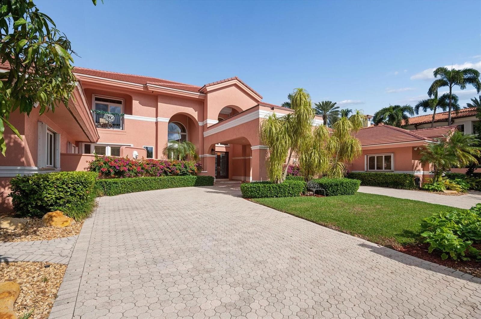 5 Isla Bahia Dr