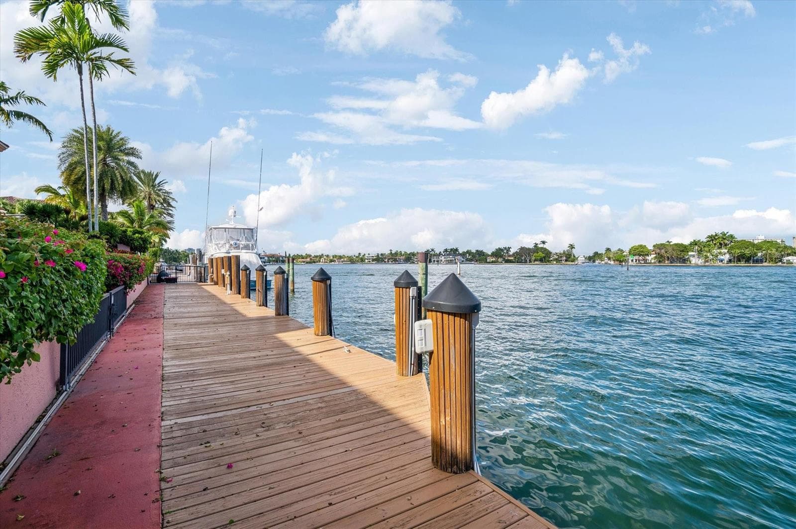 5 Isla Bahia Dr