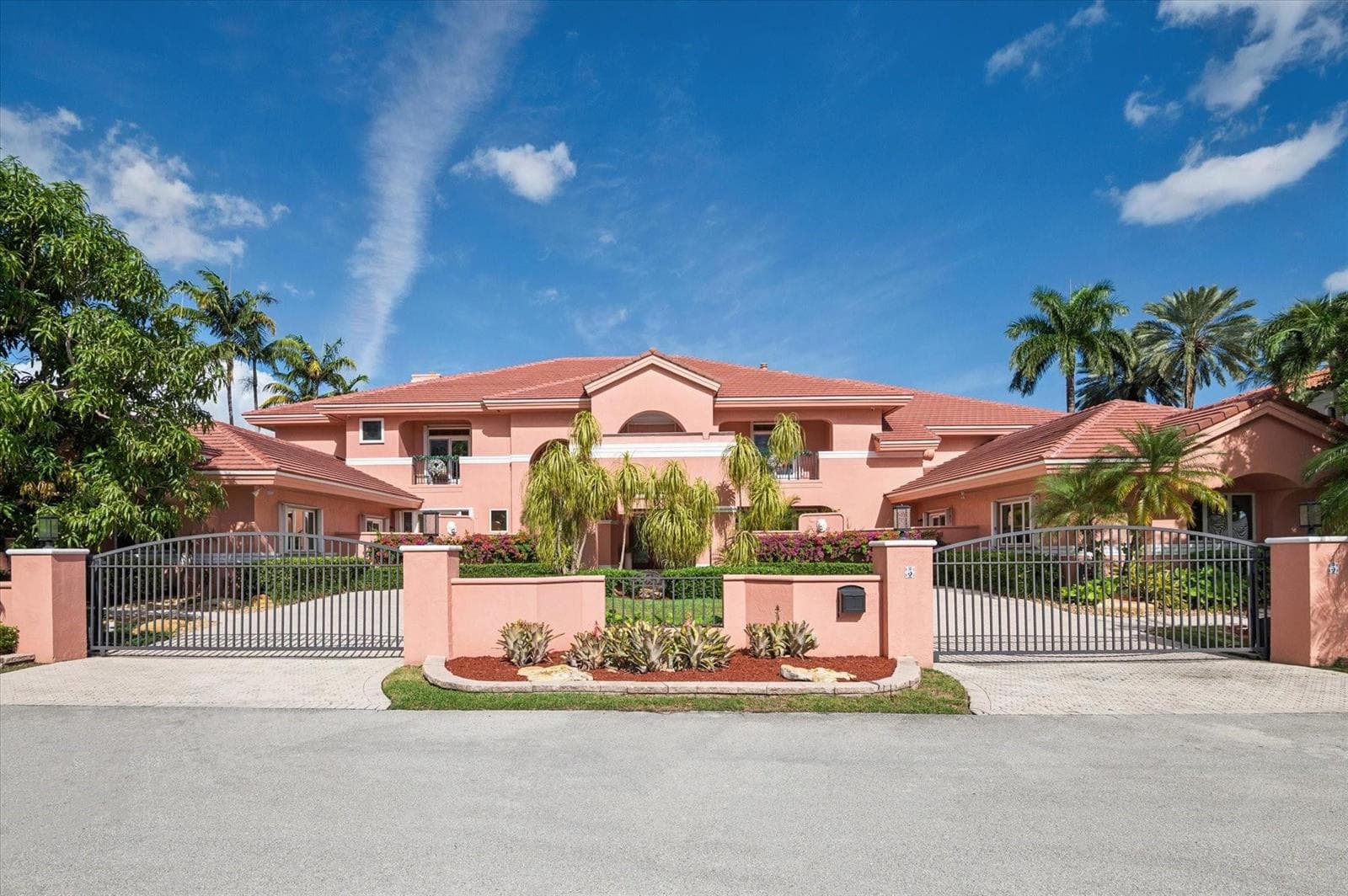 5 Isla Bahia Dr