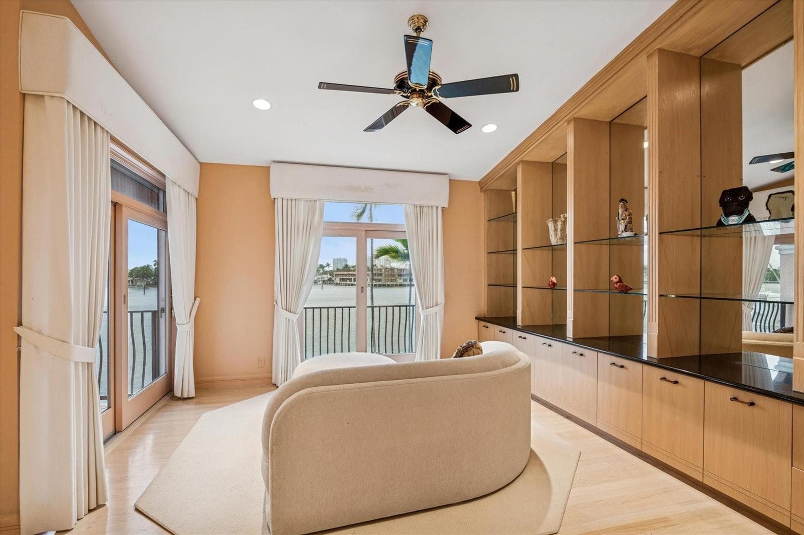 5 Isla Bahia Dr