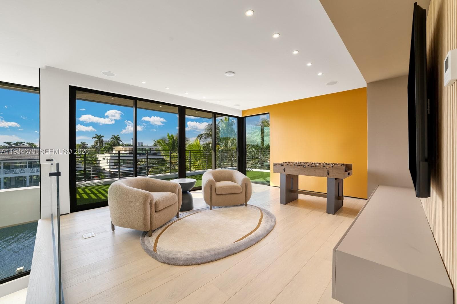 641 Flamingo Dr