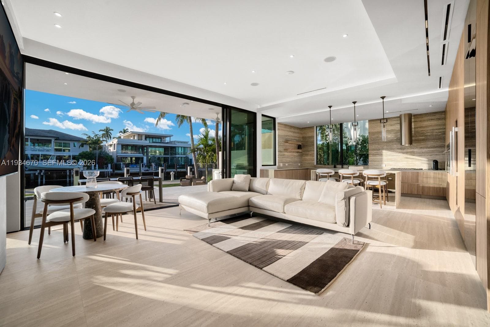 641 Flamingo Dr