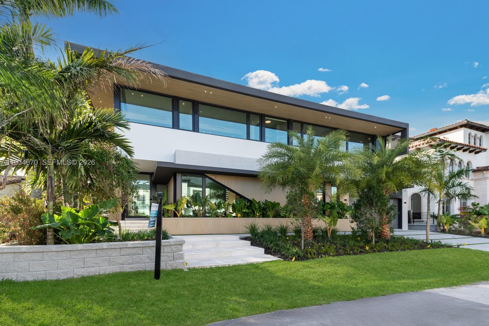 641 Flamingo Dr
