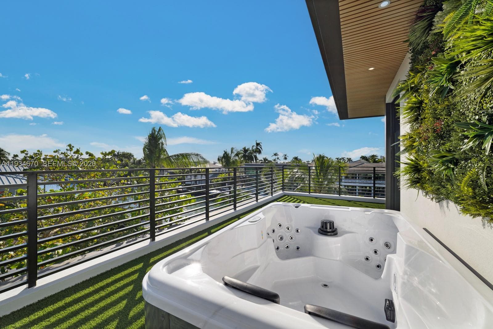 641 Flamingo Dr