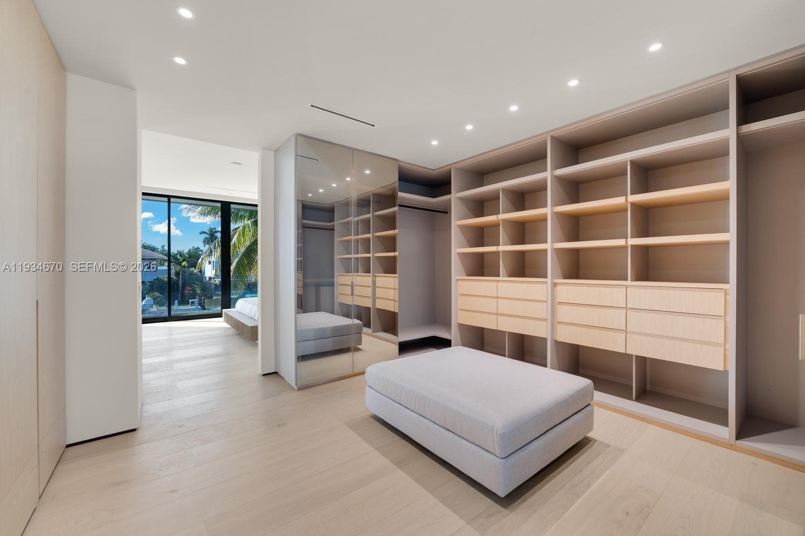 641 Flamingo Dr